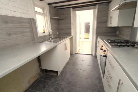 Kitchen 2.JPG