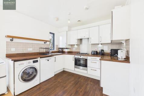 Kitchen &amp; Dining