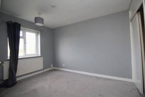 bedroom 2 .JPG