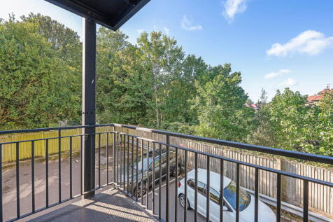Sutton, SM1 - property photo