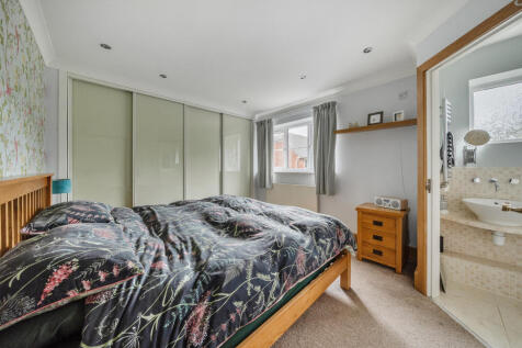 138383920693829f4c8746