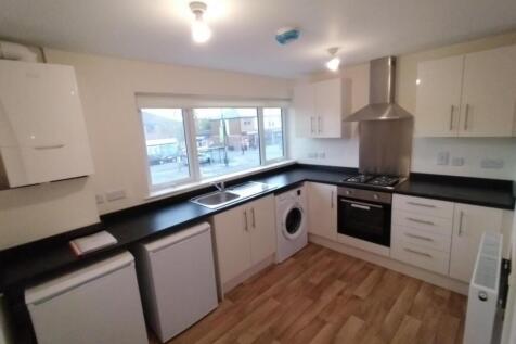 2-bed flat on Bramcote Lane, Wollaton, NG8 2QJ, £900/mo