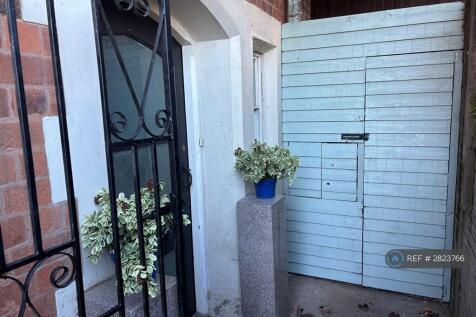 Private Entrance 