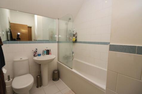 17 Manor Court Bath