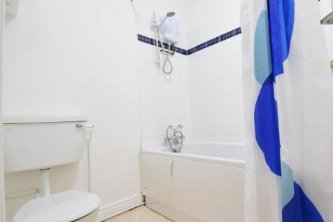 Bathroom.JPG