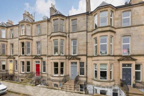 A immaculately presented one-bedroom apartment, finished beautifully, in the highly sought-after area of Comely Bank.