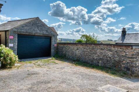 Double Garage.jpg