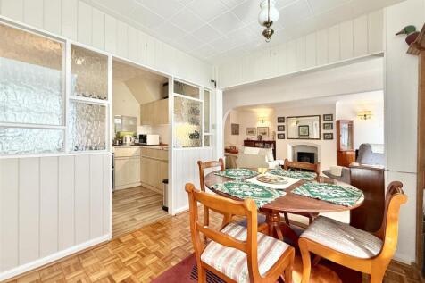 Dining Towards Kitchen.JPG