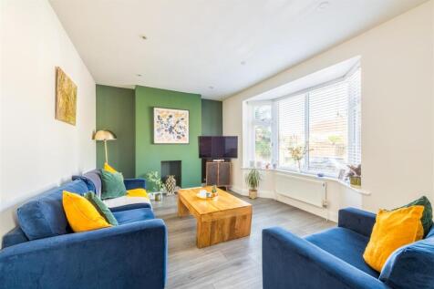 18 Maple Gardens-14.jpg