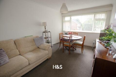 2 Hazeltree - lounge.jpg