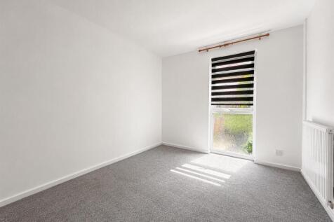 King Arthur Close, Cheltenham photo 5