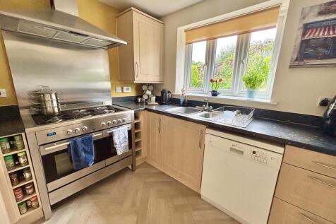 Kitchen / Breakfast Room