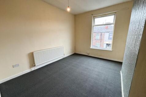 Higher Bents Lane, Bredbury, Stockport,  SK6 photo 3