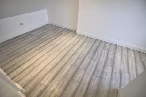 2 Bedroom duplex apartment to rent, Crombey Street, Town Centre photo 4