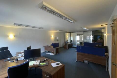 Office to rent Image 3