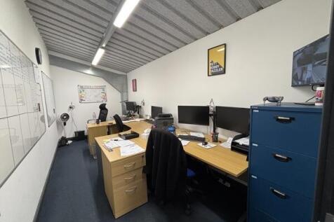 Light Industrial to rent Image 3