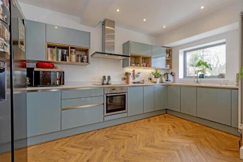 Fabulous Open Plan Dining Kitchen
