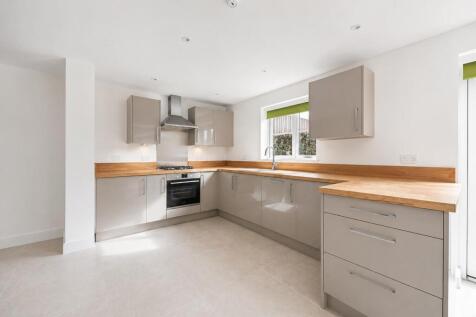 Reeves Drive - kitchen..jpg