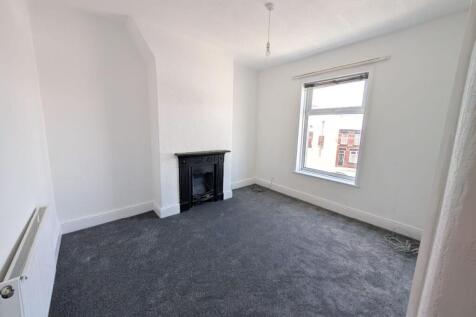 17, Brighton Range, Gorton, Manchester, M18 photo 3