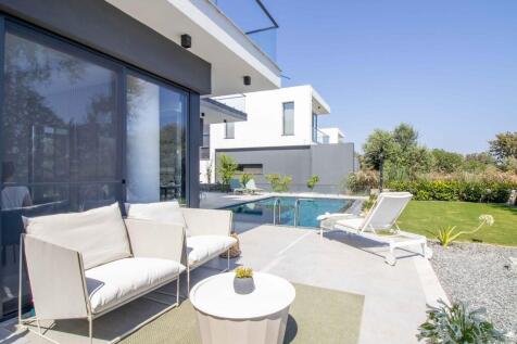 4-bedroom luxury resale villa + fully furnished + swimming pool + VRF system + Photovoltaic solar system + close to a municipal park Image 9999 5