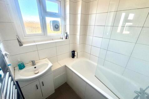 Loughton IG10 photo 3