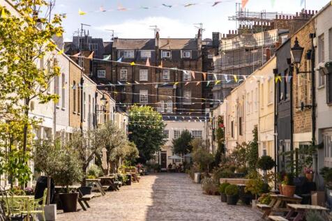 Mews Street