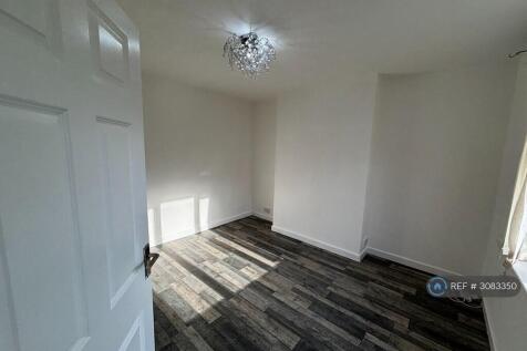 Heginbottom Crescent, Ashton-Under-Lyne, OL6 photo 3