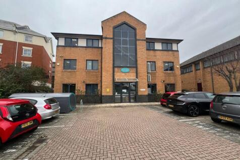 6268 Kingston Crescent 20.jpg