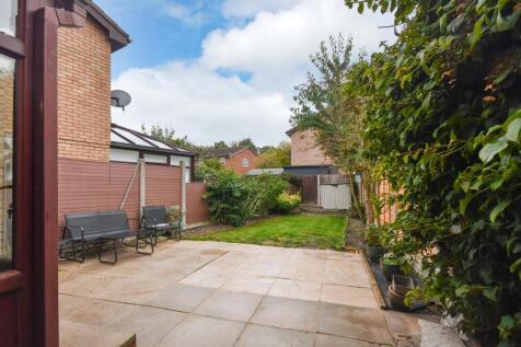 49 Laybourne Crescent-15.jpg