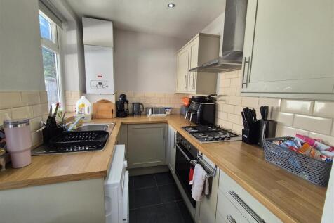 Gresham Street, Denton, Manchester photo 3