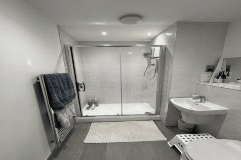 Wagon Lane - Bathroom