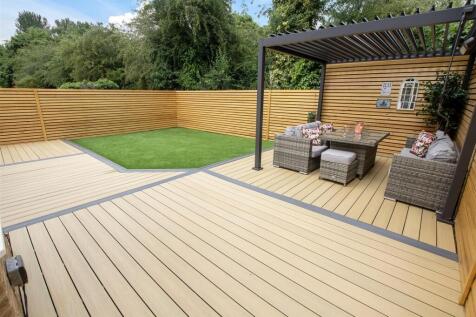 Rear Garden (4).jpg