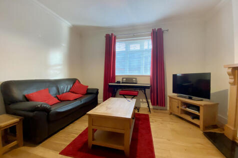 Holliers_Walk_Living_Room_003