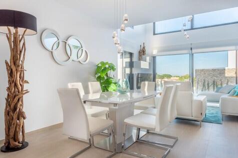 Dining (1)