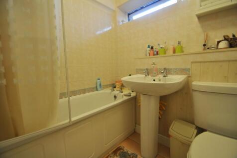 Cathedral Drive, Laindon photo 5