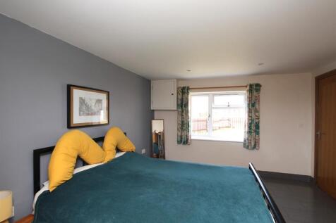 Gound Floor Bedroom - b.JPG