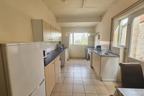 85 Tachbrook Road, Leamington Spa photo 2