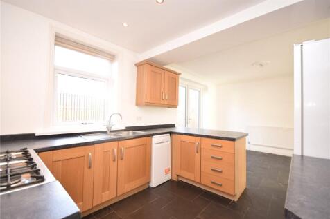Carr Manor Parade, Leeds, West Yorkshire photo 3