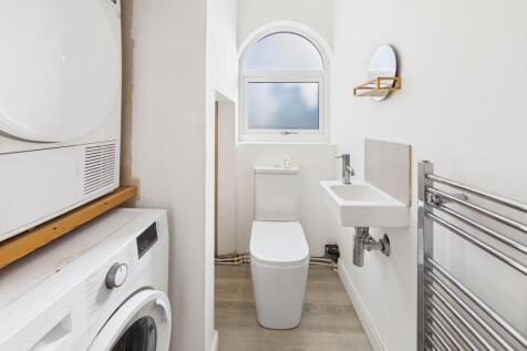 Ground Floor Cloaks/w.c.