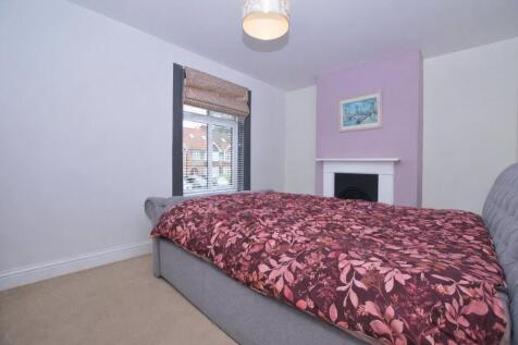 Worplesdon Road, Guildford, Surrey, GU2 photo 4