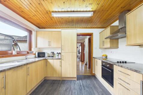 Kitchen &amp; Dining Area