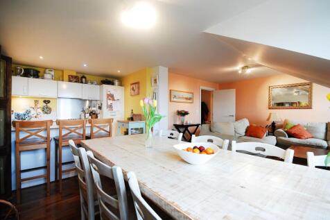 Lewiston Close, Worcester Park, KT4 photo 4