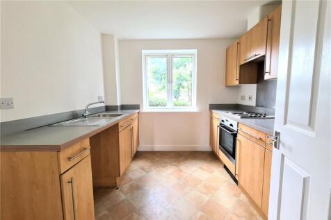 Priory Chase, Rayleigh, Essex, SS6 photo 4