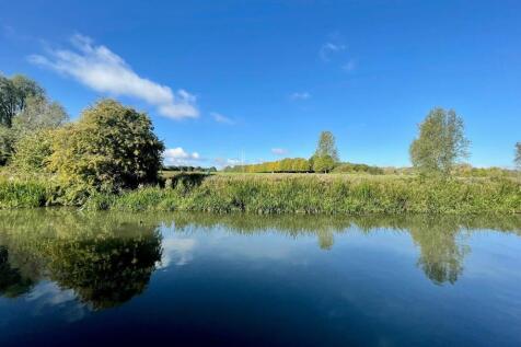 Harlestone Court, Giffard Park photo 3