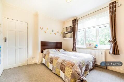 Greenstead Gardens, Woodford Green, IG8 photo 4