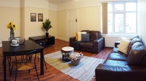 120-Rokeby-Tce-living-room.jpg