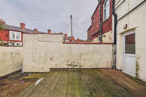 CAM03844G0-PR0444-STILL025.jpg