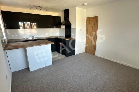 Living Area - view 2