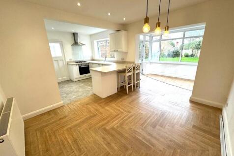 Kitchen/ Diner Pic 1