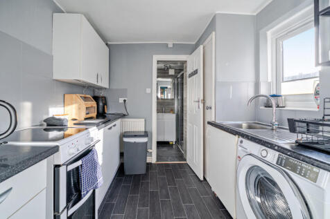 1394201-19-694558...